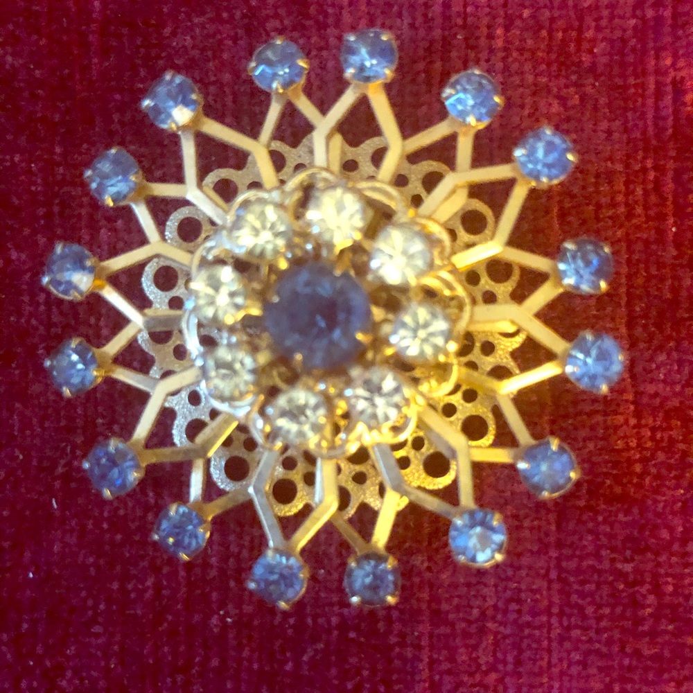 Vintage pin with Rhinestones